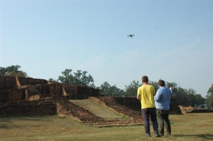 Kasper Hanus (sx) e Wojciech Ostrowski (rx) pilotano il drone. Foto di E. Smagur.