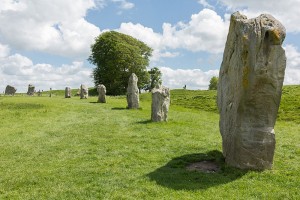 800px-Avebury_(South_Inner_Circle),_Wiltshire,_UK_-_Diliff