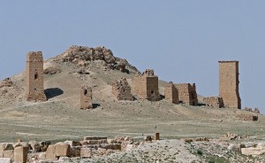 1024px-Tower_tombs,_Palmyra