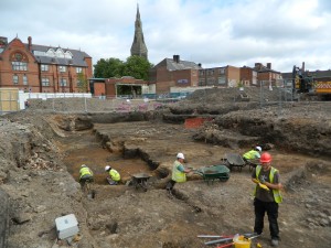 Archeologi scavano il vecchio Deposito autobus di Southgates a Leicester. Credit: University of Leicester