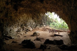 800px-Homo_floresiensis_cave
