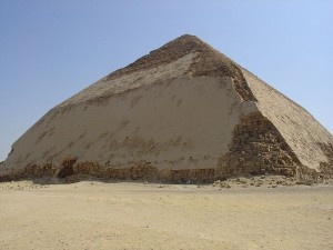 800px-Snefru's_Bent_Pyramid_in_Dahshur