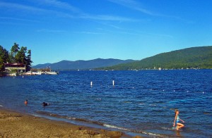 800px-Lake_George_from_village_beach