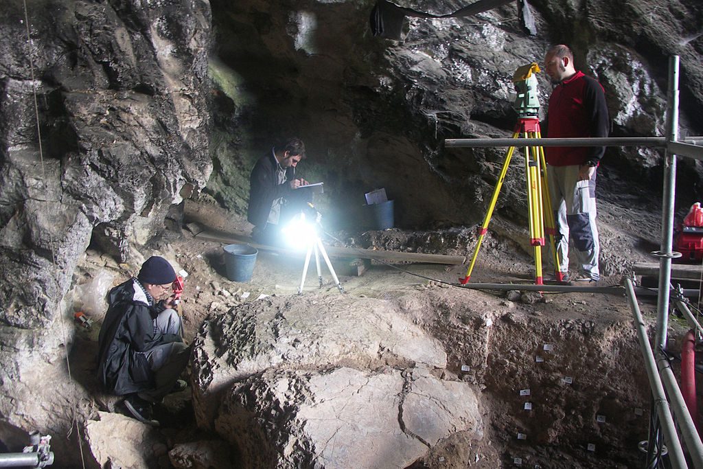 Grotta di El Mirón, Signora Rossa Red Lady Cantabria Paleolitico Superiore Magdaleniano