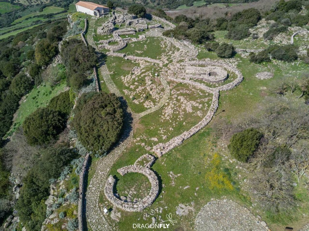 Recinto delle feste Santuario Nuragico di Santa Vittoria di Serri