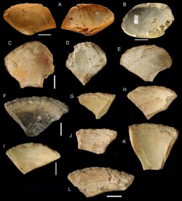Neandertals underwater clam shells