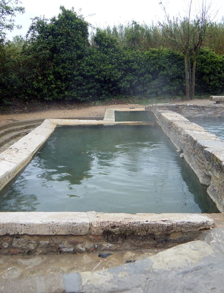 Vasche termali del Bagno Grande nei pressi del santuario