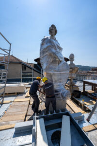 volano statue Palazzo Madama