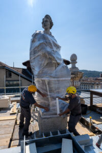 volano statue Palazzo Madama