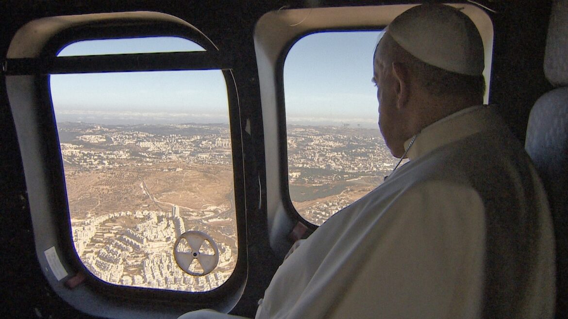 In Viaggio di Gianfranco Rosi Papa Francesco
