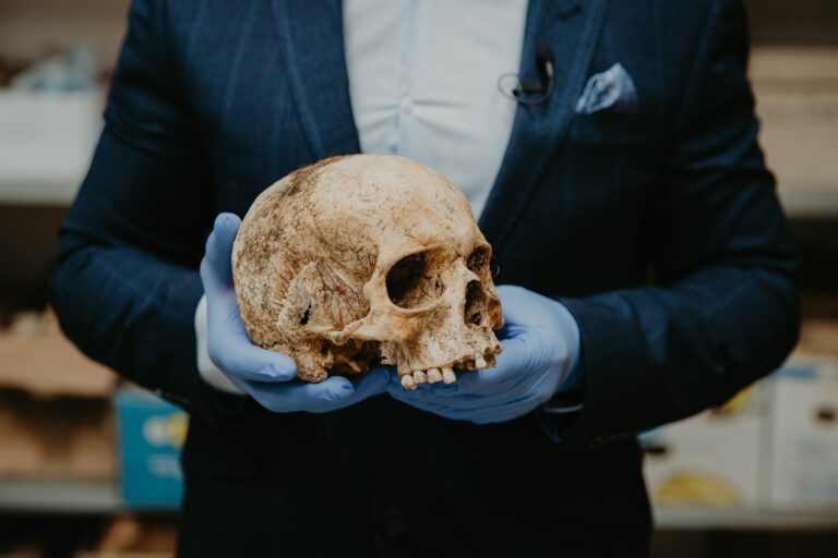 By analyzing DNA with the help of AI, an international research team has developed a method for dating archeological remains