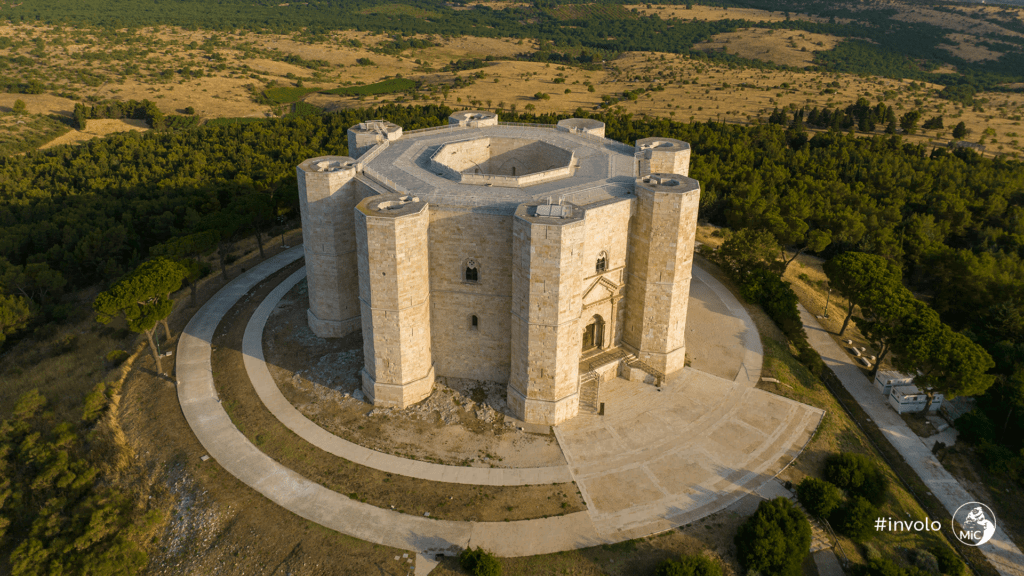 In volo sull'archeologia Castel Del Monte