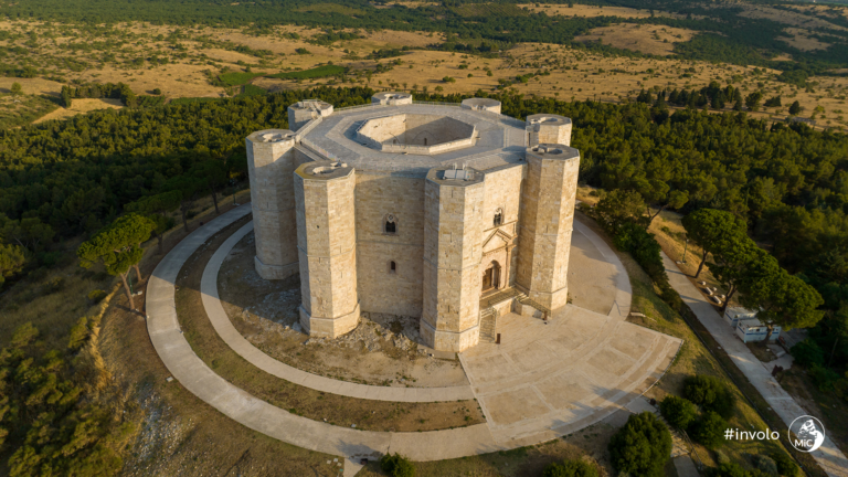 In volo sull'archeologia Castel Del Monte