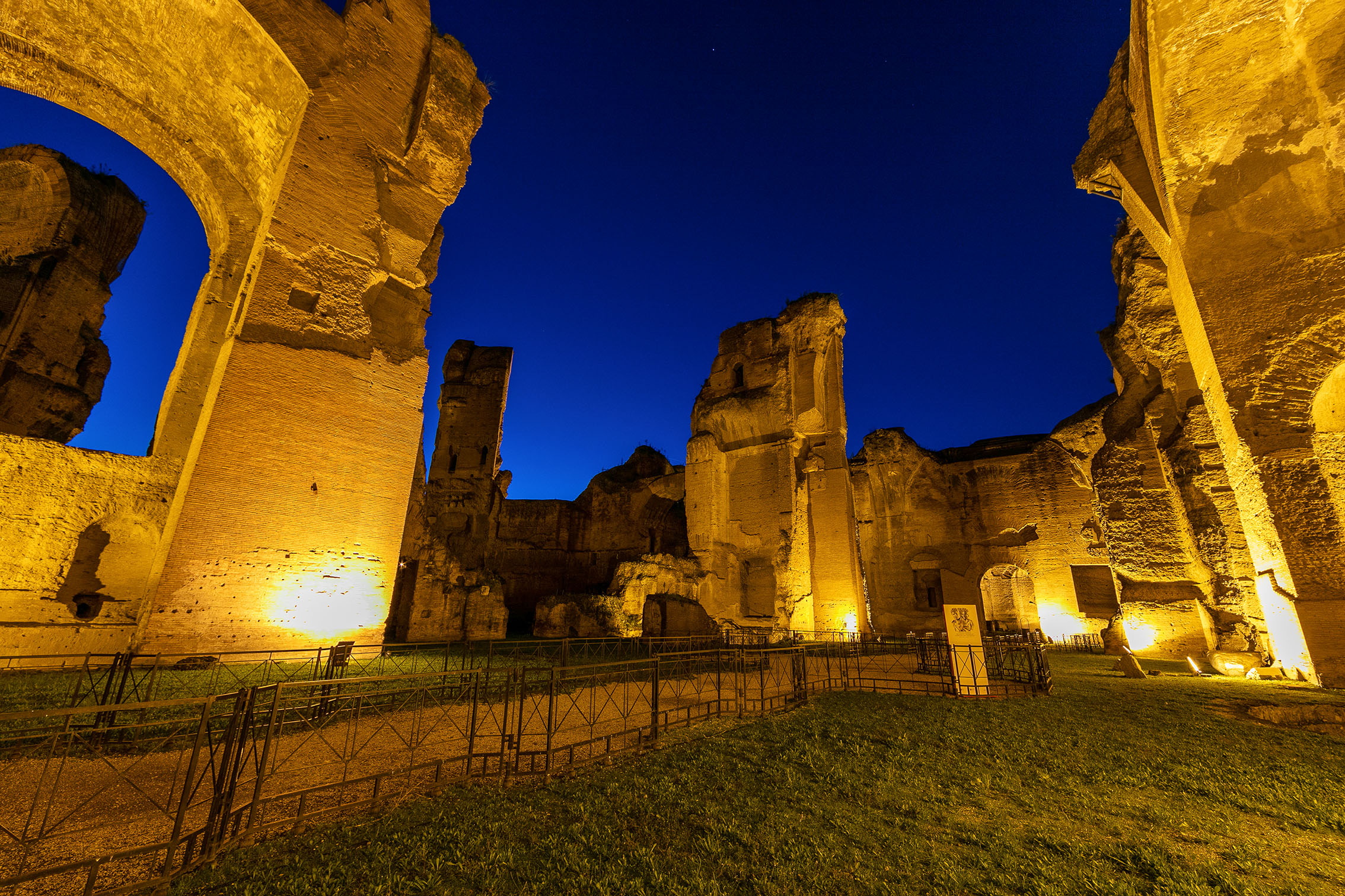 La notte splende alle Terme di Caracalla: visite serali a settembre 2022