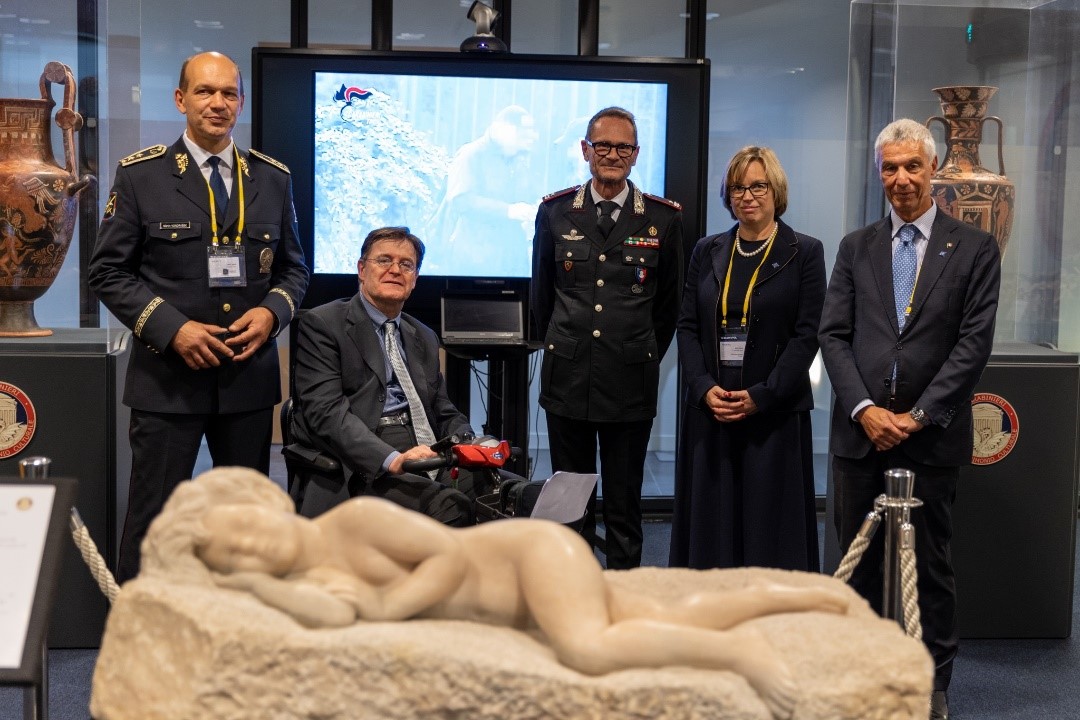 Carabinieri mostra Europol L'Aja