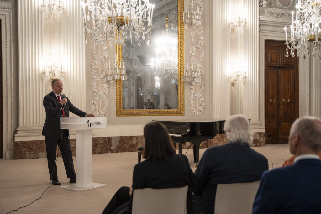 Mecenatismo per il restauro della Sala di Bona e degli Arazzi Valois