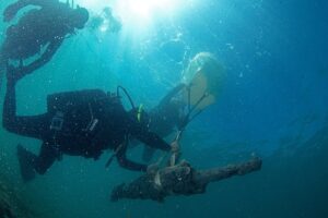 Punta Penne: recuperati reperti archeologici ad alto rischio di trafugamento da un relitto di età moderna spiaggiato