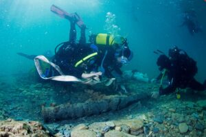 Punta Penne: recuperati reperti archeologici ad alto rischio di trafugamento da un relitto di età moderna spiaggiato