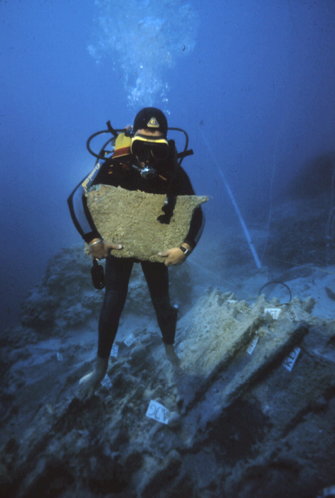 Uluburun shipwreck trade Uluburun excavation images showing copper oxhide ingots. Source: Cemal Pulak/Texas A&M University