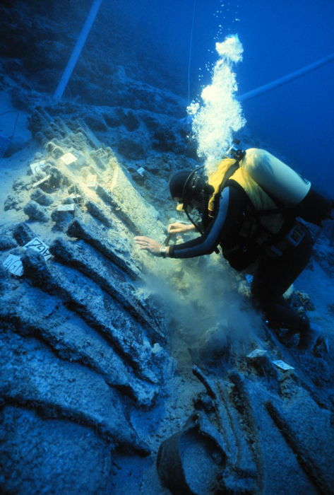 Uluburun shipwreck trade Uluburun excavation images showing copper oxhide ingots. Source: Cemal Pulak/Texas A&M University