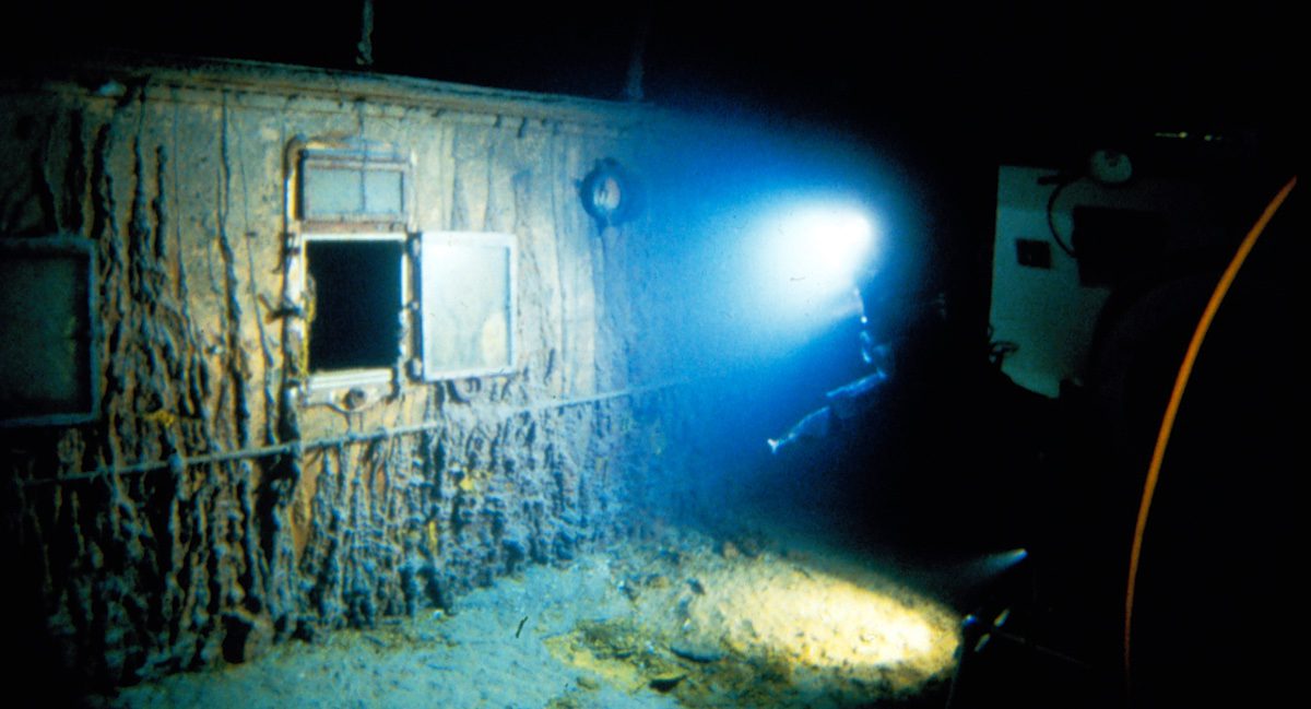 submersible Titanic deck bulkhead