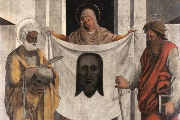 Veronica che dispiega il velo del Volto Santo tra gli apostoli Pietro e Paolo