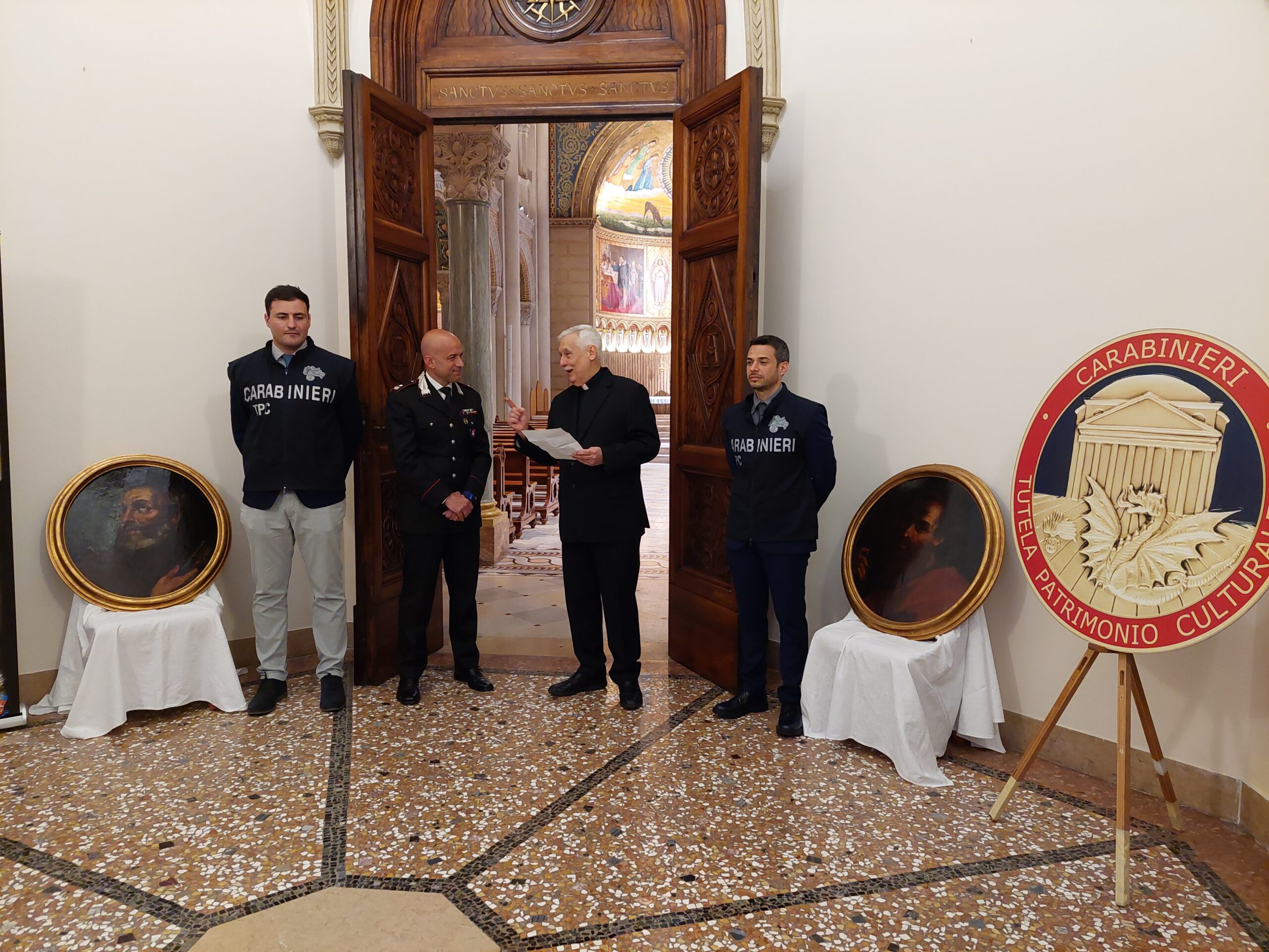 I Carabinieri Tutela Patrimonio Culturale recuperano i dipinti dei santi Pietro e Paolo rubati alla Compagnia di Gesù 28 anni fa