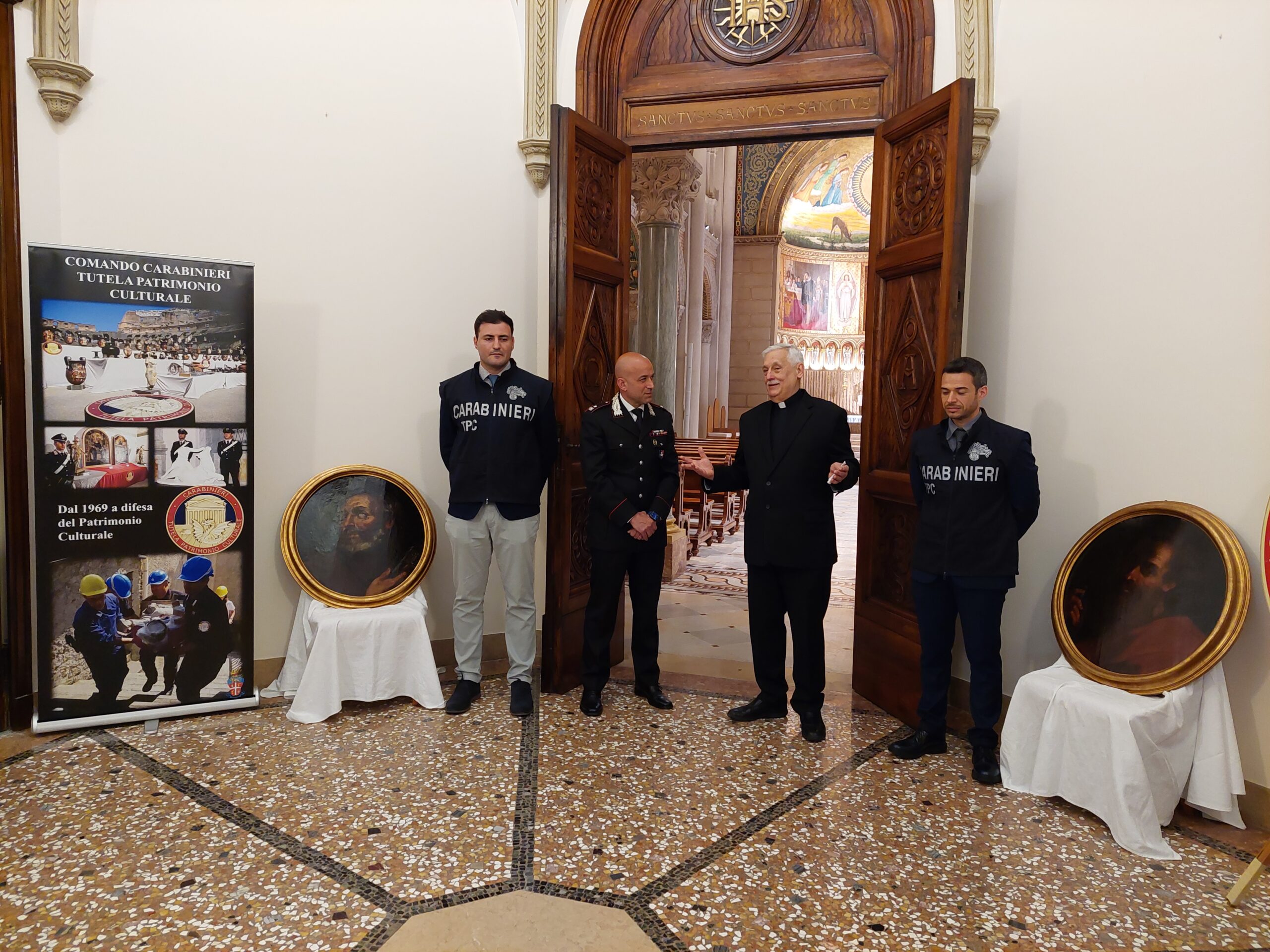 I Carabinieri Tutela Patrimonio Culturale recuperano i dipinti dei santi Pietro e Paolo rubati alla Compagnia di Gesù 28 anni fa