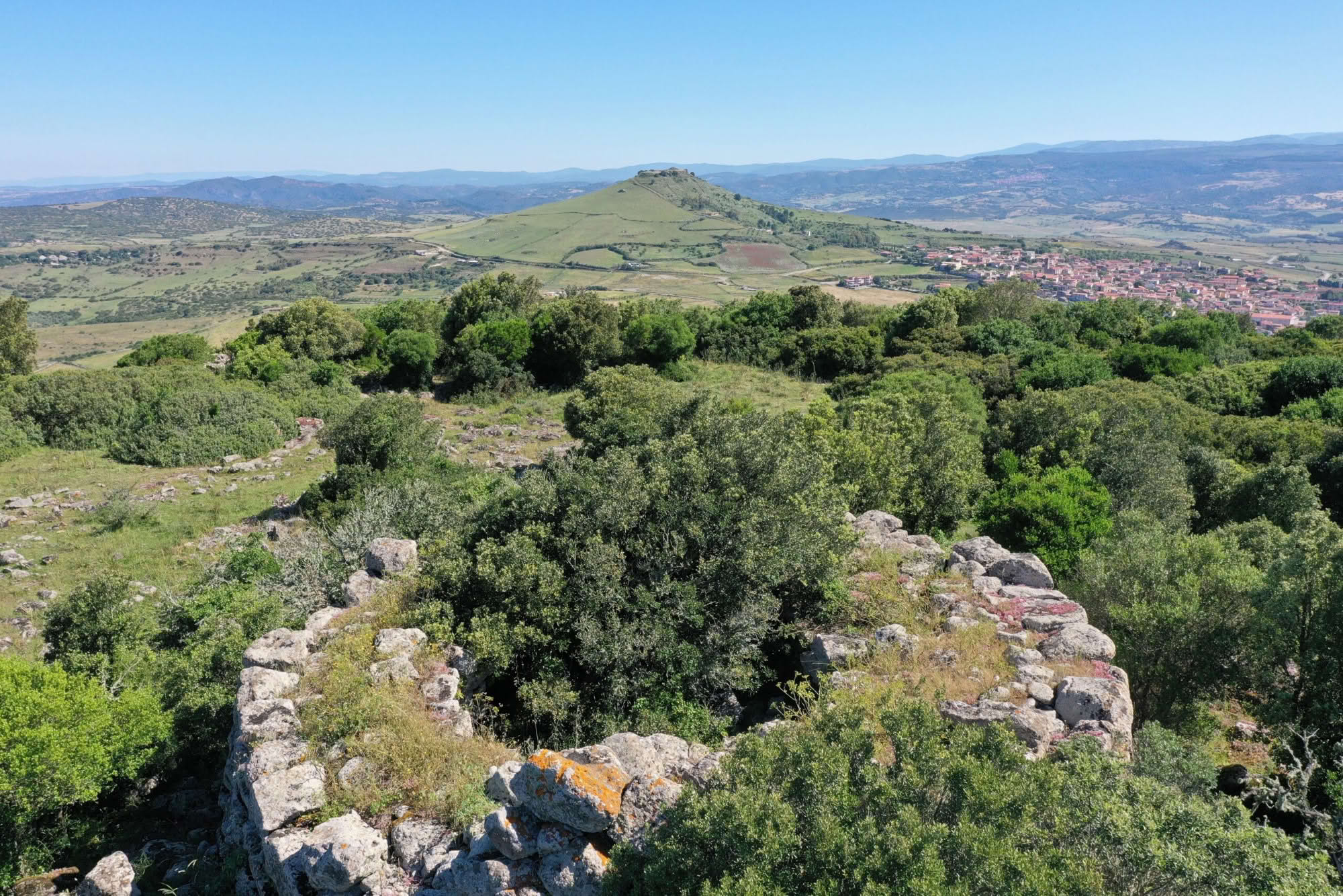 Nuraghe Su Corrazzu e Monte Santu Antine