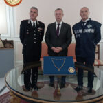 Carabinieri collana Ucraina vetro ambra