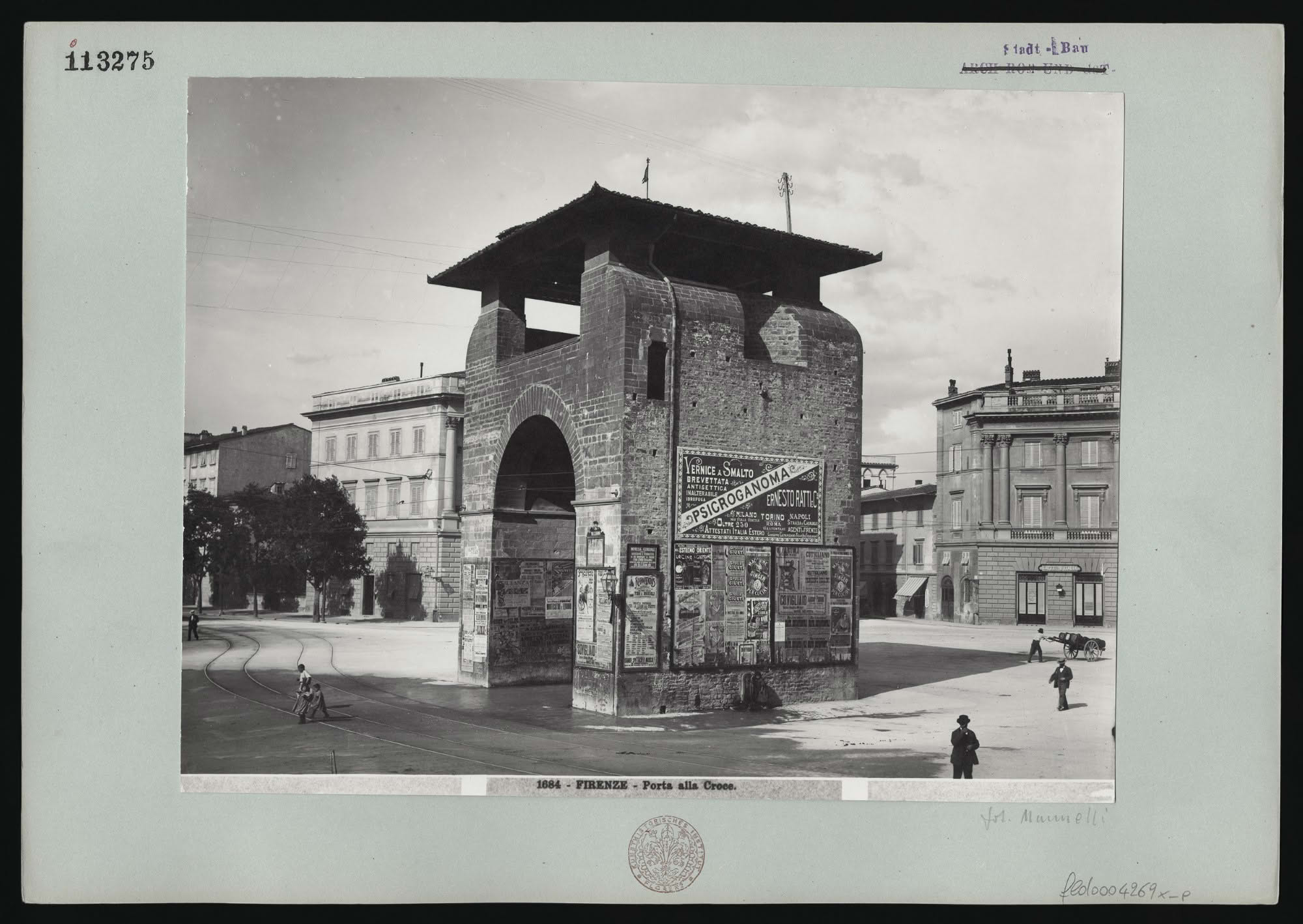 3. Anchise Mannelli 1684 – Firenze – Porta alla Croce 1900 ca. Gelatina bromuro d’argento, 19,3 × 25,2 cm (fotografia), 23,8 × 33,8 cm (cartone) Firenze, Kunsthistorisches Institut in Florenz – Max-Planck-Institut, Fototeca, inv. 113275, n. neg. 1684, rif. dig. fld0004269x_p