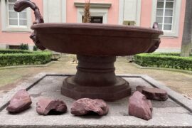Concluso il restauro della fontana in porfido rosso del Giardino delle Fontane del MANN