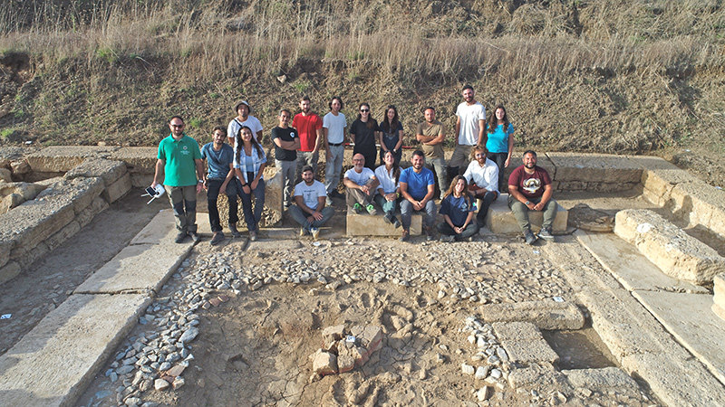 foto di gruppo della Missione archeologica italo-greca a Skotoussa, scavi 2023