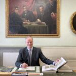 Eike Schmidt in ufficio a Palazzo Pitti