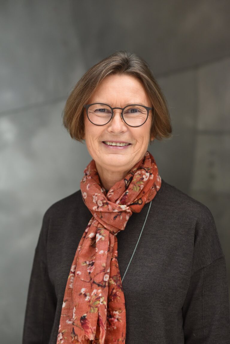 Helje Kringlebotn Sødal is a professor in the Department of Religion, Philosophy, and History at UiA