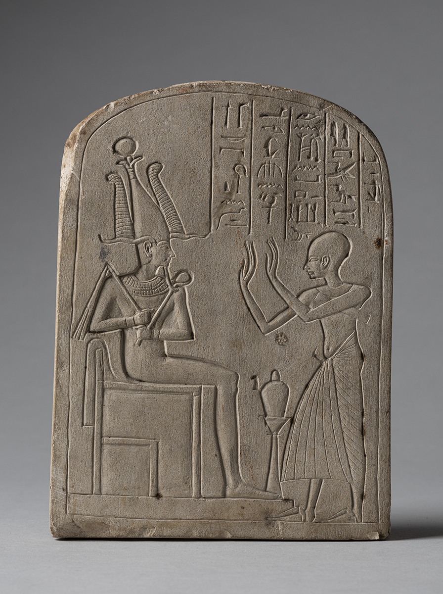 Stele dello scriba Pashed raffigurato adorante il dio Osiride. Nuovo Regno (1292-1076 a.C.)