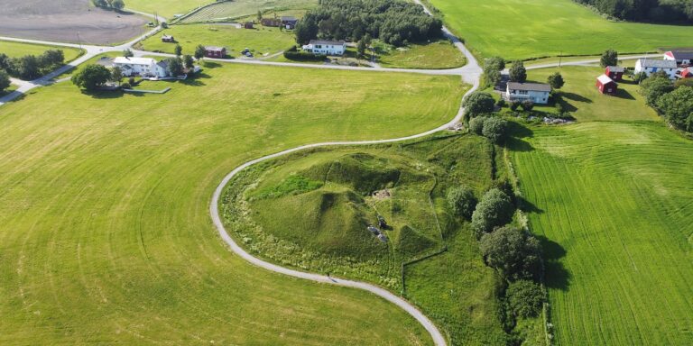 Herlaugshaugen ship burial Herlaugshaugen is mentioned in Snorri's sagas as the final resting place of King Herlaug. Photo: Hanne Bryn, NTNU University Museum.