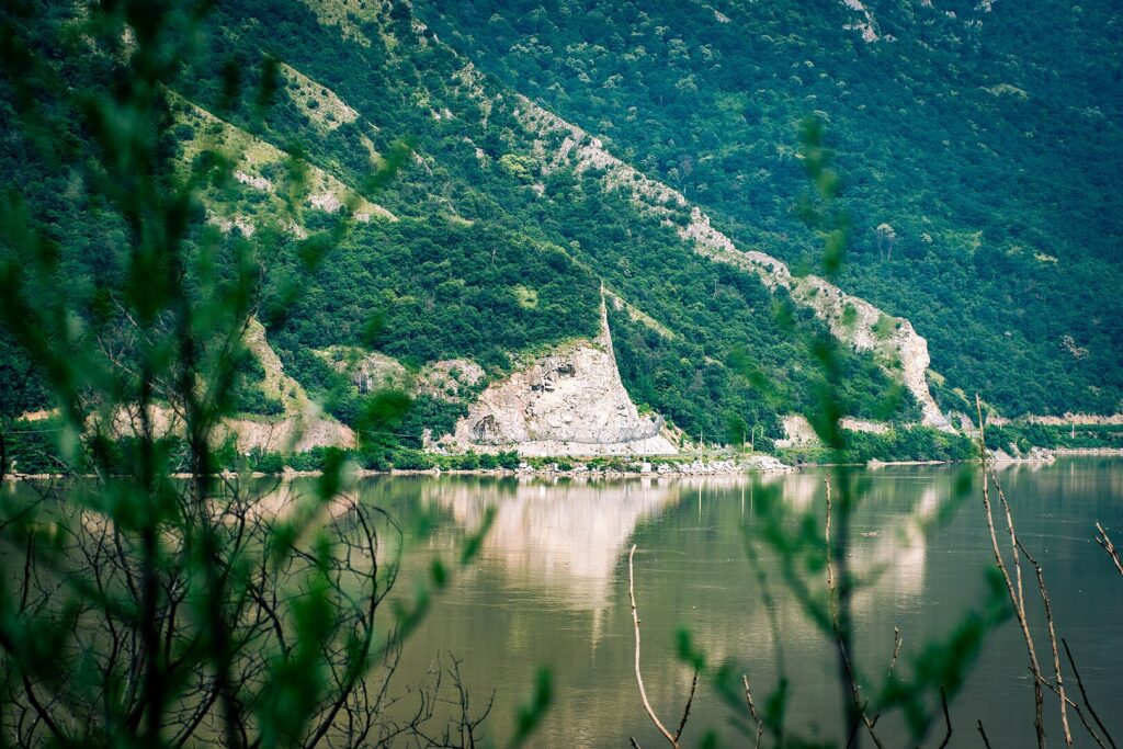 Grande divisione Collina sul Danubio presso il sito di Lepenski Vir, in Serbia. 