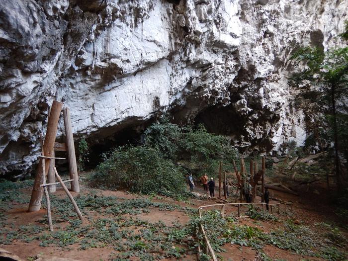 Holzsarg-Kultur Caves and rock shelters dot the mountains in the northwestern highlands of Thailand. Over 40 in Mae Hong Son province contain wooden coffins on stilts, dating back 1,000 - 2,300 years. Credits: © Selina Carlhoff