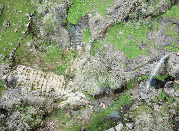 Rabana-Merquly Ephemeral waterfall with main staircase and wadi (April 2019)