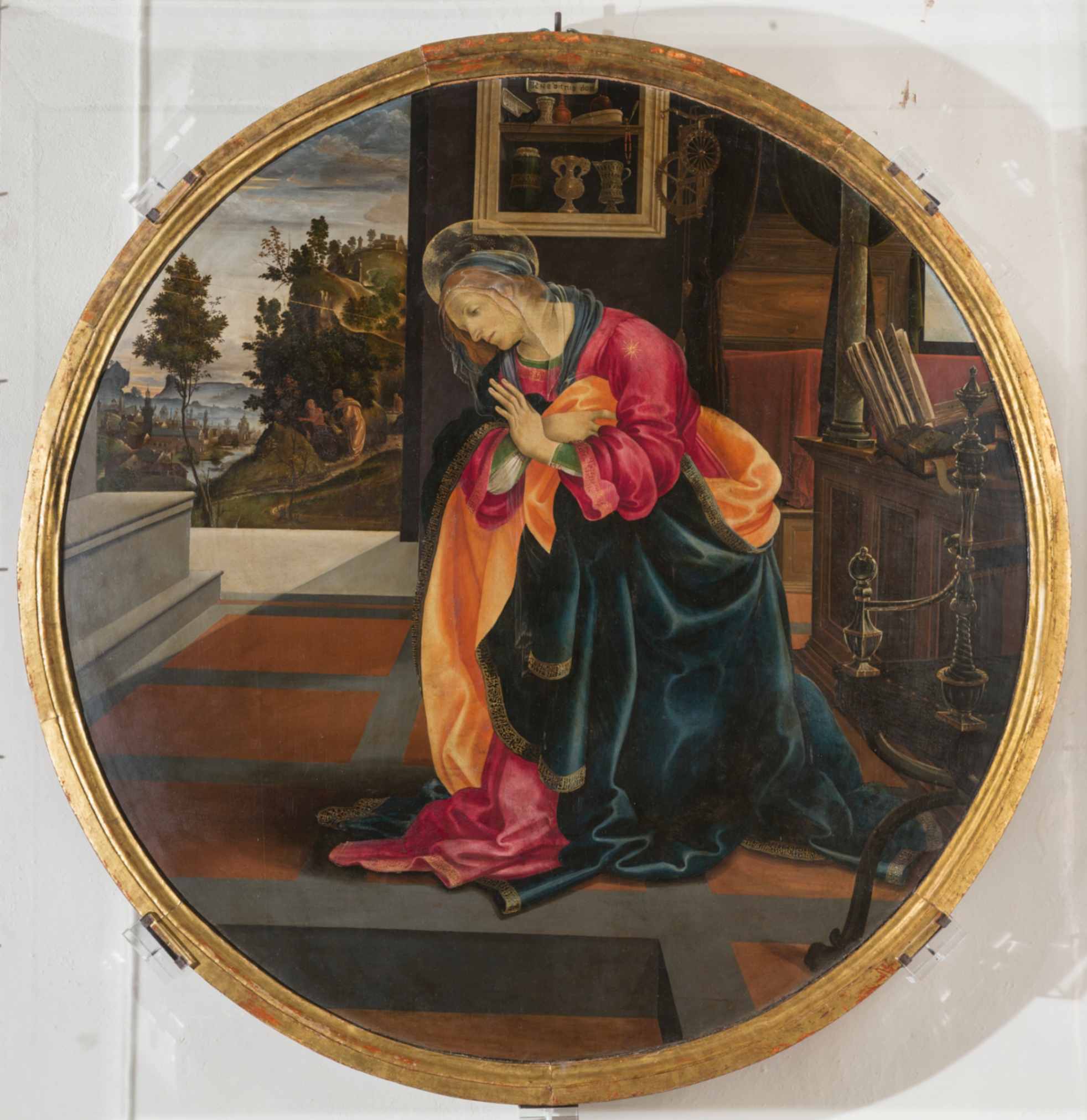 Filippino Lippi Vergine annunciata 1483-84 dipinto su tavola, diametro cm 110 San Gimignano (SI), Museo Civico