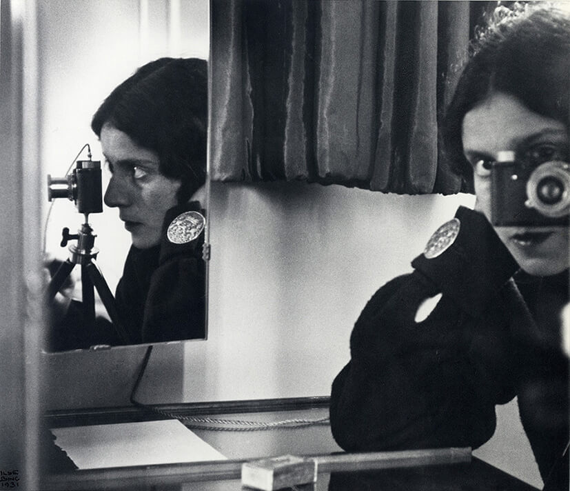 ILSE BING Autoritratto con Leica, 1931 © Estate of Ilse Bing