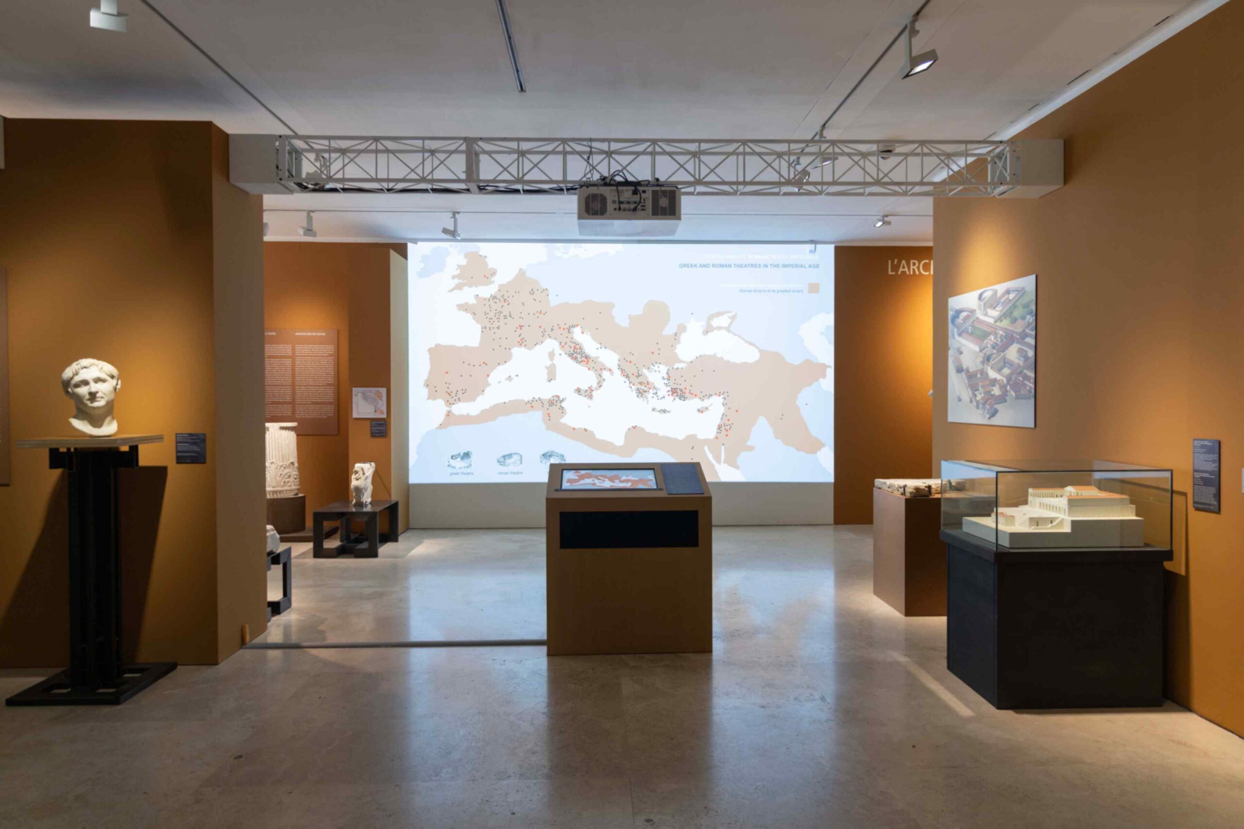 Al Museo dell’Ara Pacis la mostra “Teatro. Autori, attori e pubblico nell’antica Roma”
