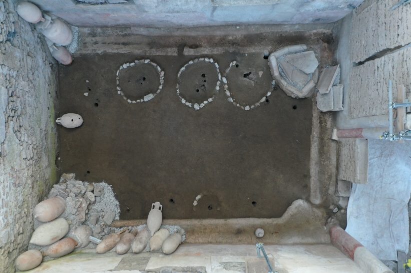 Casa del II Cenacolo, Colonnato: cortile