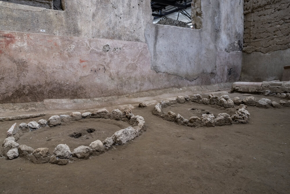 Casa del II Cenacolo, Colonnato: i piccoli giardini