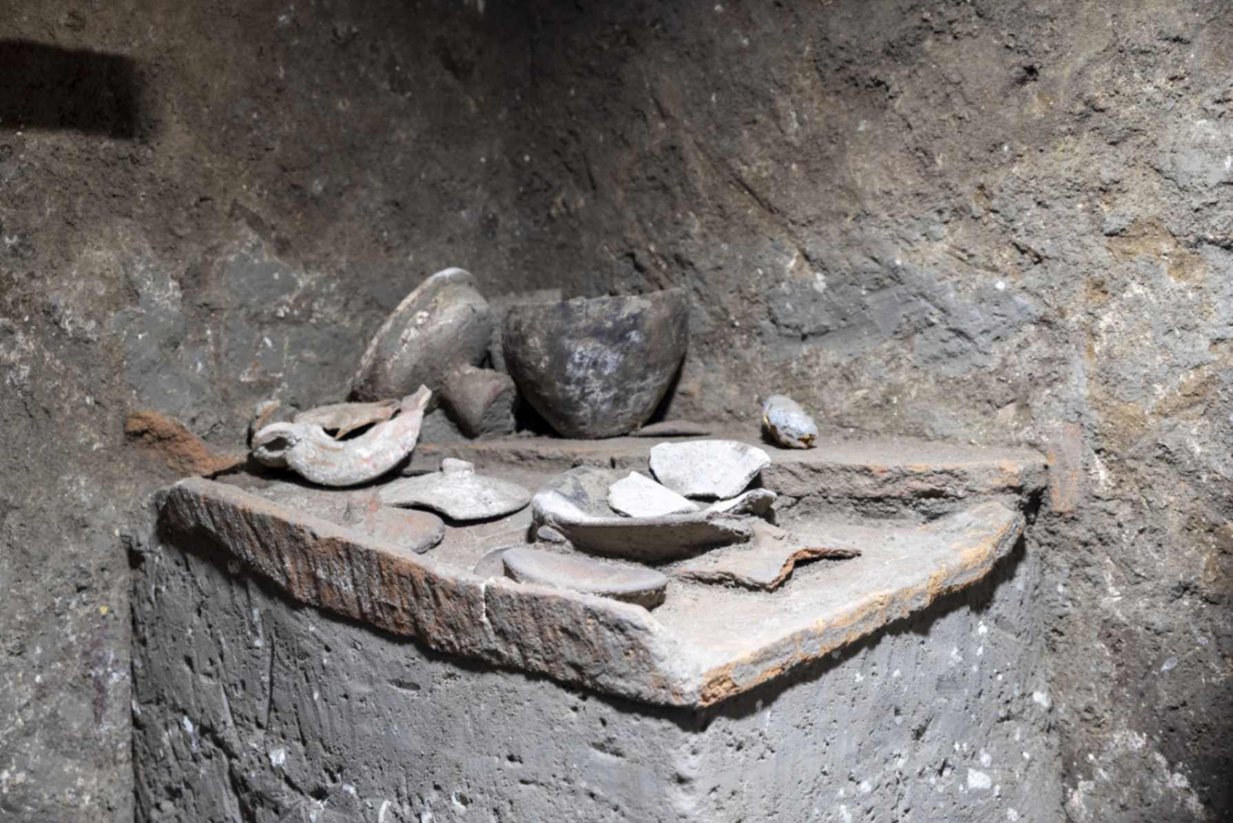 Pompei Civita Giuliana gli attrezzi dei carpentieri in una stanza nel quartiere servile della villa