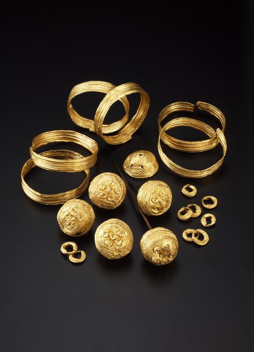 Gold jewellery of the Lady of Ditzingen-Schöckingen. Credits: © Landesmuseum Württemberg, H. Zwietasch