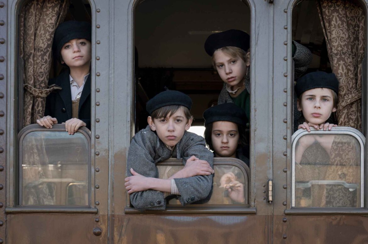 Il treno dei bambini, un film di Cristina Comencini