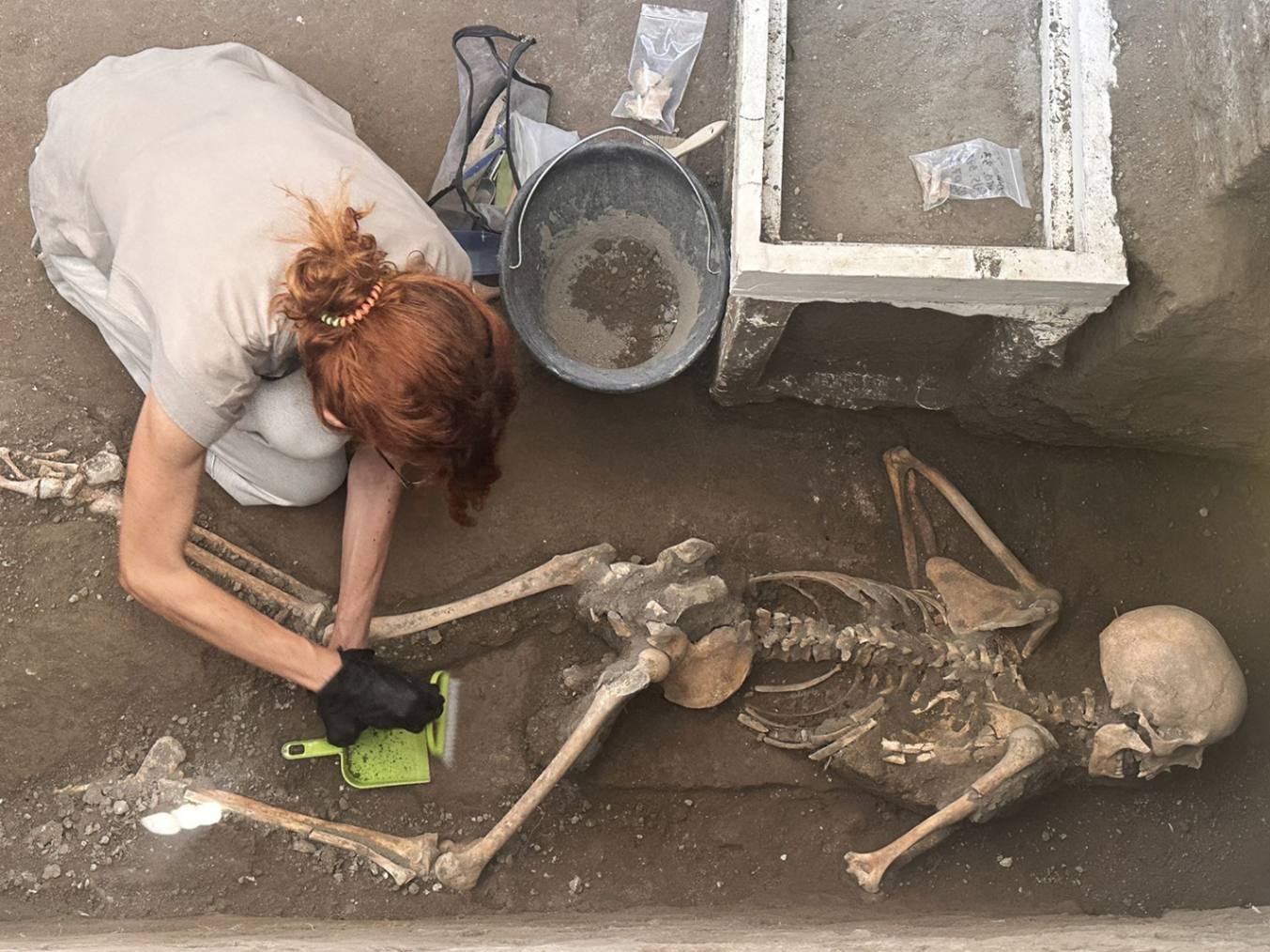 Pompei: un uomo e una donna con un piccolo tesoro di monete e monili preziosi, vittime dell’eruzione, ritrovati nella Regio IX, Insula 10