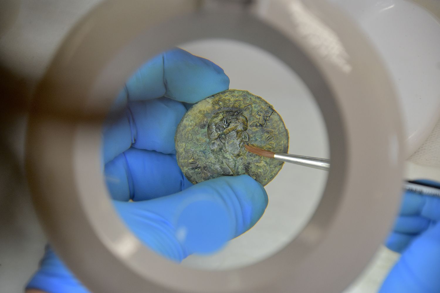 Pompei: un uomo e una donna con un piccolo tesoro di monete e monili preziosi, vittime dell’eruzione, ritrovati nella Regio IX, Insula 10